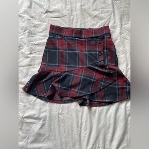 Asymmetrical plaid skirt